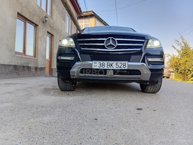 Mercedes ML 350 4MATIC 2011, 174,000 km - 3.5 л - Qusar
