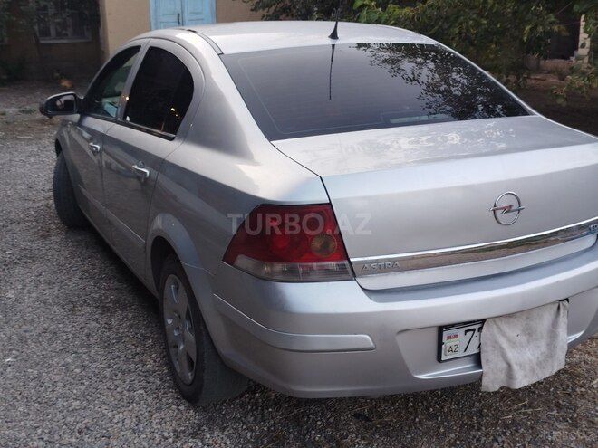 Opel Astra 2008, 494,000 km - 1.3 l - Qusar