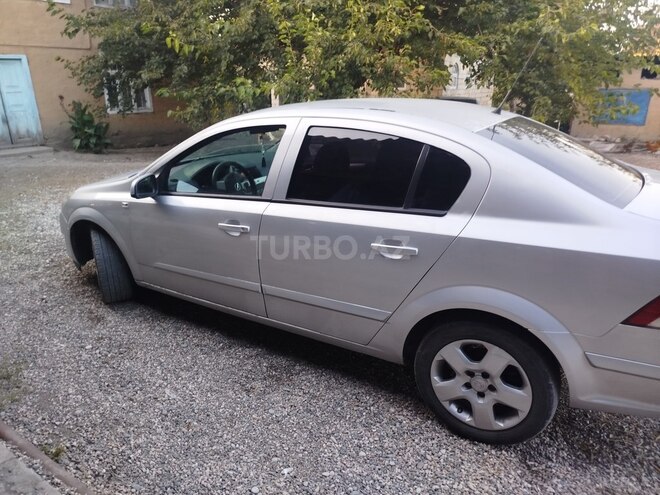 Opel Astra 2008, 494,000 km - 1.3 l - Qusar
