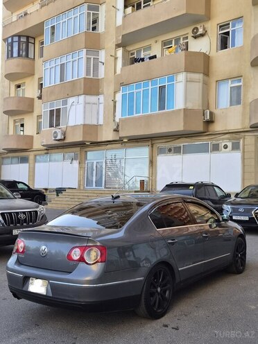 Volkswagen Passat 2006, 275,000 km - 2.0 l - Bakı