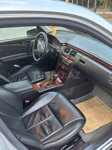 Mercedes E 240 1998, 291,466 km - 2.4 л - Masallı