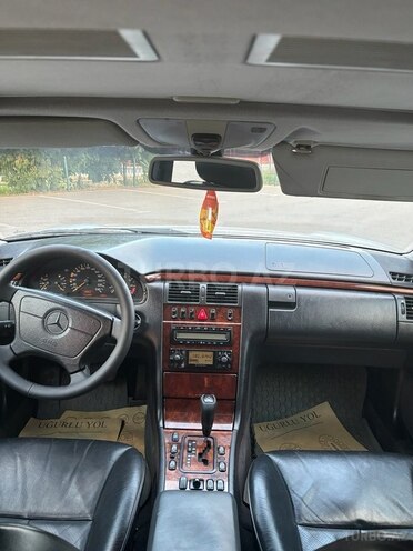 Mercedes E 240 1998, 291,466 km - 2.4 л - Masallı