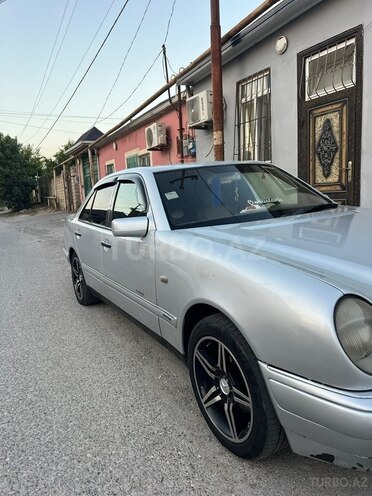 Mercedes E 200 1995, 480,000 km - 2.0 л - Bakı