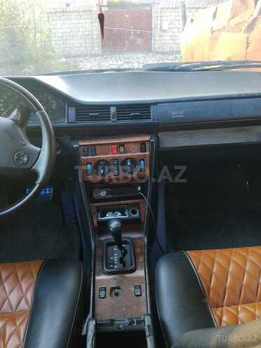 Mercedes 220 E 1994, 250,000 km - 2.2 l - Bakı