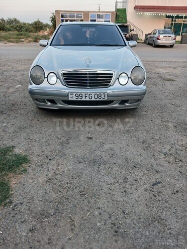 Mercedes E 270 2001, 204,594 km - 2.7 l - Saatlı
