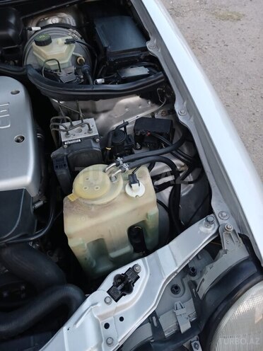 Mercedes E 270 2001, 204,594 km - 2.7 l - Saatlı