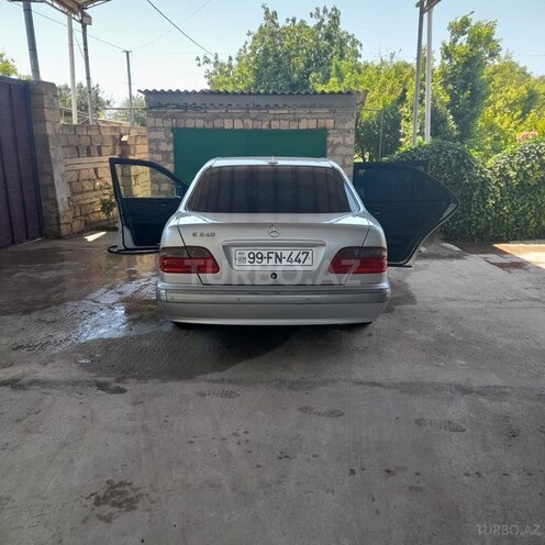 Mercedes E 240 2001, 382,000 km - 2.4 l - Cəlilabad