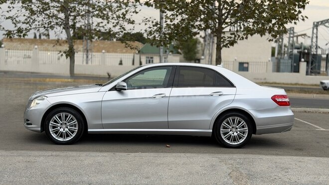 Mercedes E 250 2011, 332,000 km - 1.8 л - Gəncə