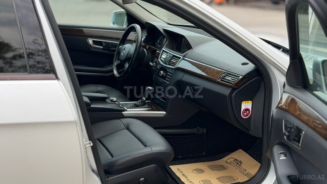 Mercedes E 250 2011, 332,000 km - 1.8 л - Gəncə