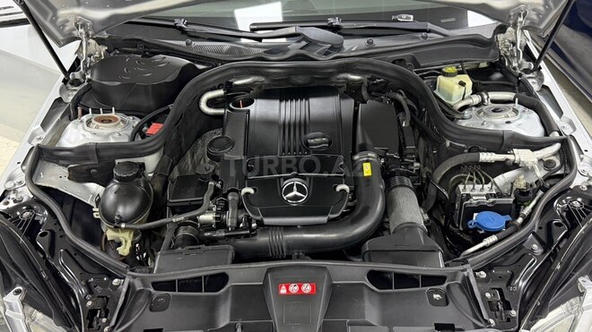 Mercedes E 250 2011, 332,000 km - 1.8 л - Gəncə