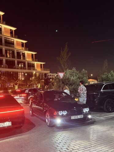 BMW 528 1999, 280,000 km - 2.8 l - Sumqayıt