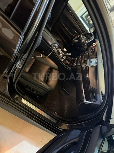 BMW 535 2014, 330,000 km - 3.0 l - Gəncə