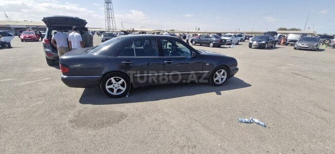 Mercedes E 200 1995, 380,000 km - 2.2 l - Bakı