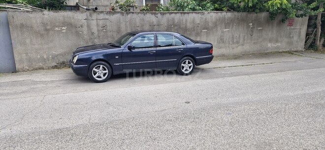Mercedes E 200 1995, 380,000 km - 2.2 l - Bakı