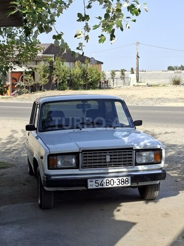 LADA (VAZ) 2107 2000, 150,000 km - 1.6 l - Salyan