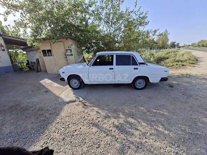 LADA (VAZ) 2107 2000, 150,000 km - 1.6 l - Salyan