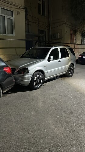 Mercedes ML 320 2001, 378,000 km - 3.2 л - Xırdalan