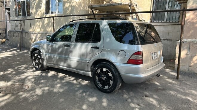 Mercedes ML 320 2001, 378,000 km - 3.2 л - Xırdalan