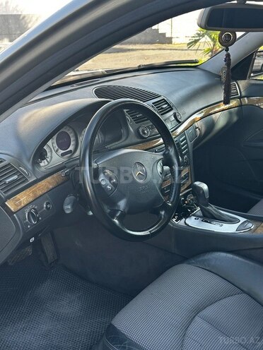 Mercedes E 240 2004, 313,210 km - 2.6 l - Zaqatala