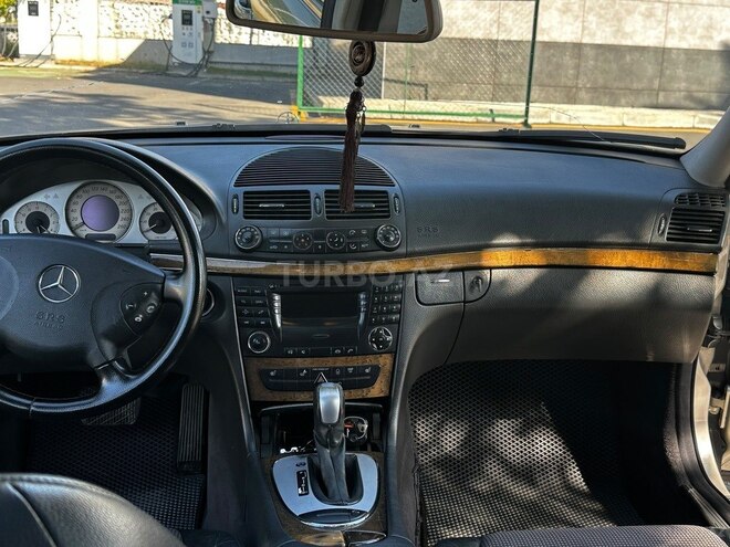 Mercedes E 240 2004, 313,210 km - 2.6 l - Zaqatala