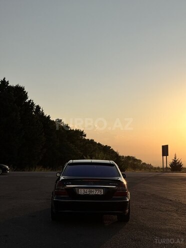 Mercedes E 320 2008, 350,000 km - 3.0 l - Qax