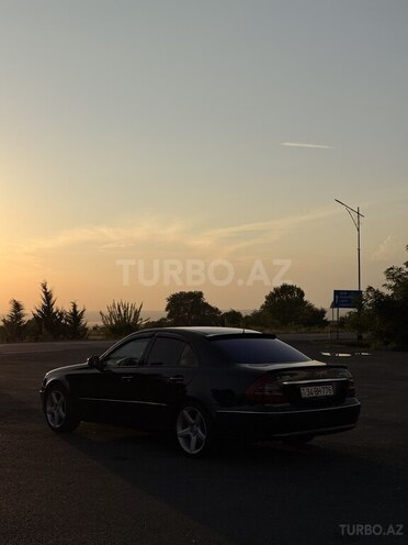 Mercedes E 320 2008, 350,000 km - 3.0 l - Qax