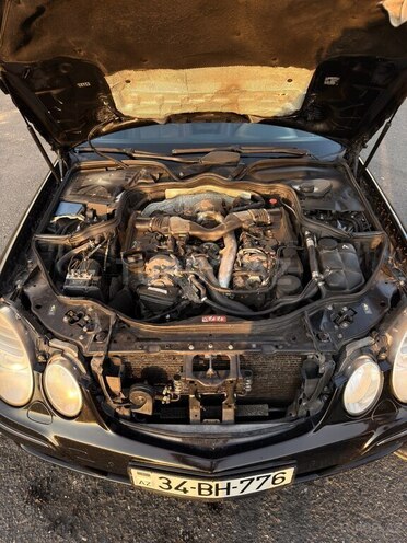 Mercedes E 320 2008, 350,000 km - 3.0 l - Qax