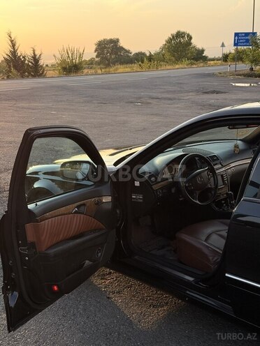 Mercedes E 320 2008, 350,000 km - 3.0 l - Qax