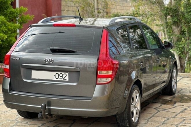 Kia  2010, 284,000 km - 1.6 l - Bakı