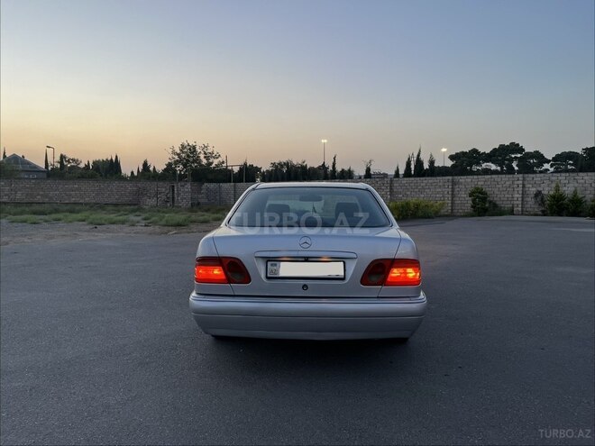 Mercedes E 220 1998, 535,477 km - 2.2 l - Bakı