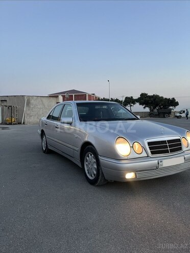 Mercedes E 220 1998, 535,477 km - 2.2 l - Bakı
