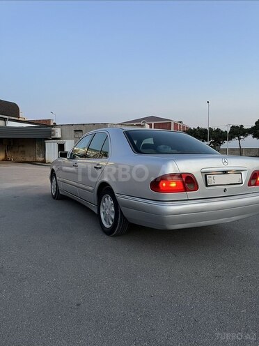 Mercedes E 220 1998, 535,477 km - 2.2 l - Bakı