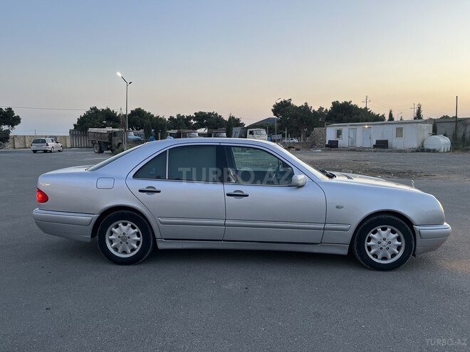 Mercedes E 220 1998, 535,477 km - 2.2 l - Bakı