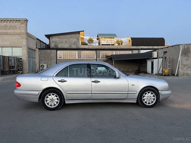 Mercedes E 220 1998, 535,477 km - 2.2 l - Bakı