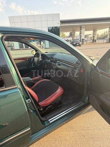 Mercedes E 270 2000, 622,009 km - 2.7 л - Füzuli