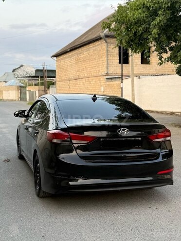 Hyundai Elantra 2017, 209,215 km - 2.0 l - Babək
