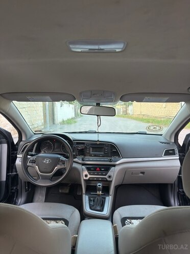 Hyundai Elantra 2017, 209,215 km - 2.0 l - Babək