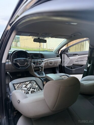 Hyundai Elantra 2017, 209,215 km - 2.0 l - Babək