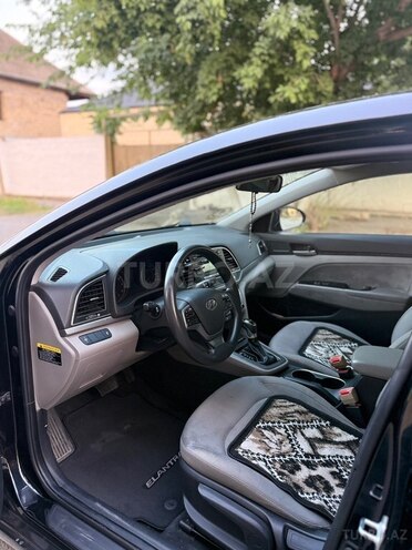Hyundai Elantra 2017, 209,215 km - 2.0 l - Babək