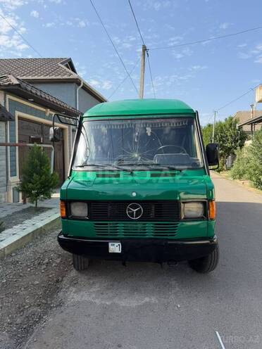 Mercedes 208 D 1994, 300,000 km - 2.3 l - Cəlilabad
