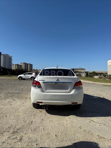 Mitsubishi Attrage 2014, 134,000 km - 1.2 л - Bakı