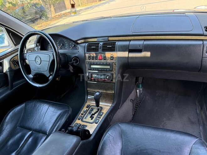 Mercedes E 320 1999, 498,600 km - 3.2 l - Bakı