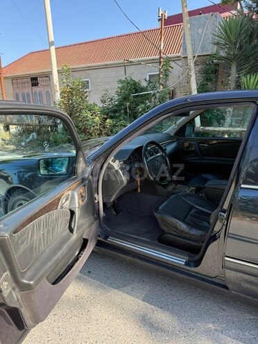 Mercedes E 320 1999, 498,600 km - 3.2 l - Bakı