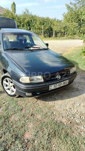 Opel Astra 1991, 250,000 km - 1.8 l - Xaçmaz