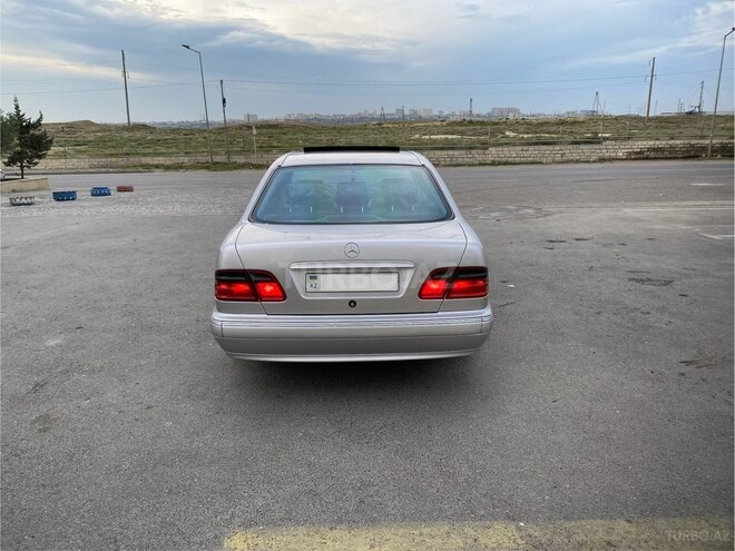 Mercedes E 270 2001, 331,000 km - 2.7 л - Bakı