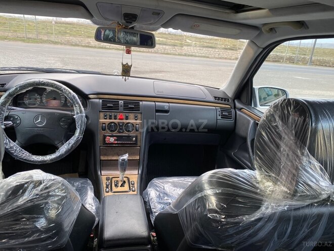 Mercedes E 270 2001, 331,000 km - 2.7 л - Bakı