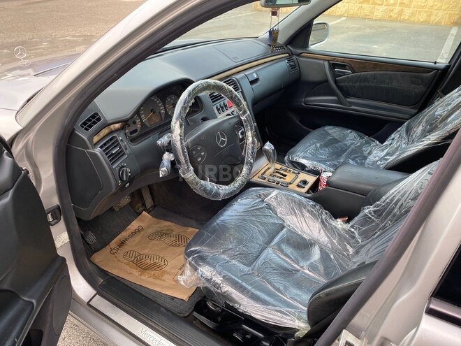 Mercedes E 270 2001, 331,000 km - 2.7 л - Bakı