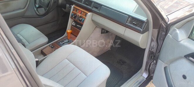 Mercedes 220 E 1993, 365,000 km - 2.2 l - Bakı