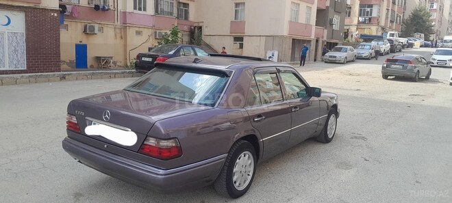 Mercedes 220 E 1993, 365,000 km - 2.2 l - Bakı