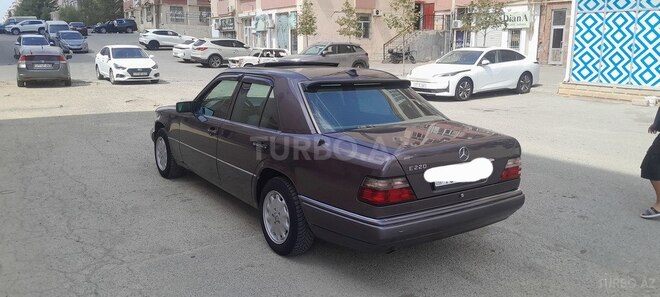 Mercedes 220 E 1993, 365,000 km - 2.2 l - Bakı